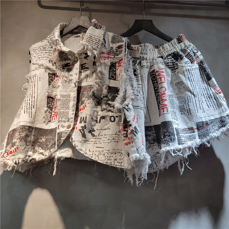 Chic Women Newspapers Letters  - Shorts Denim Frayed ulasan dan harga